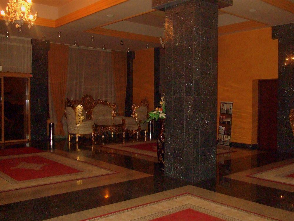Hotel Ambassador Baia Mare Buitenkant foto